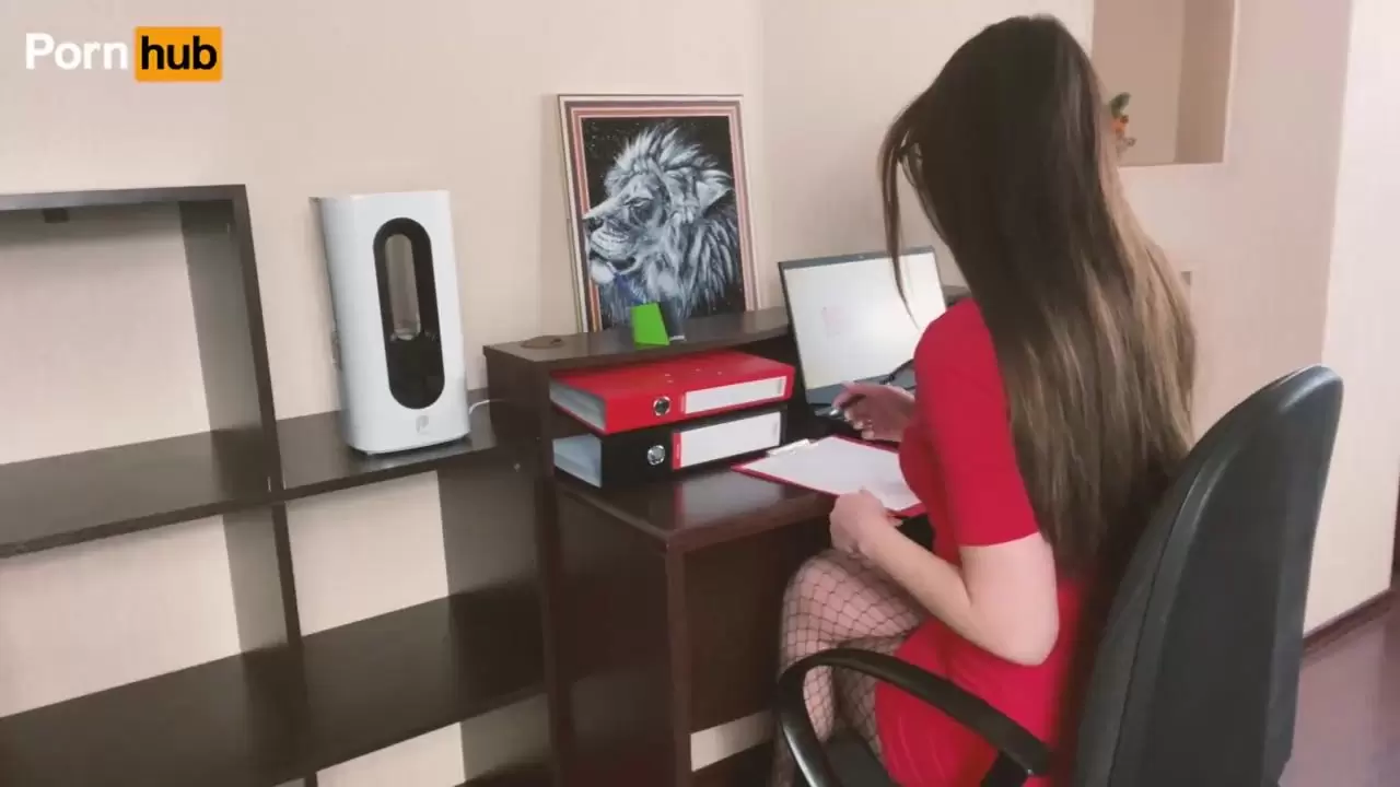 Әйелдерге қарап тұрған порно видеоны қараңыз Ыңғайлы айқас тігіс үлгісі