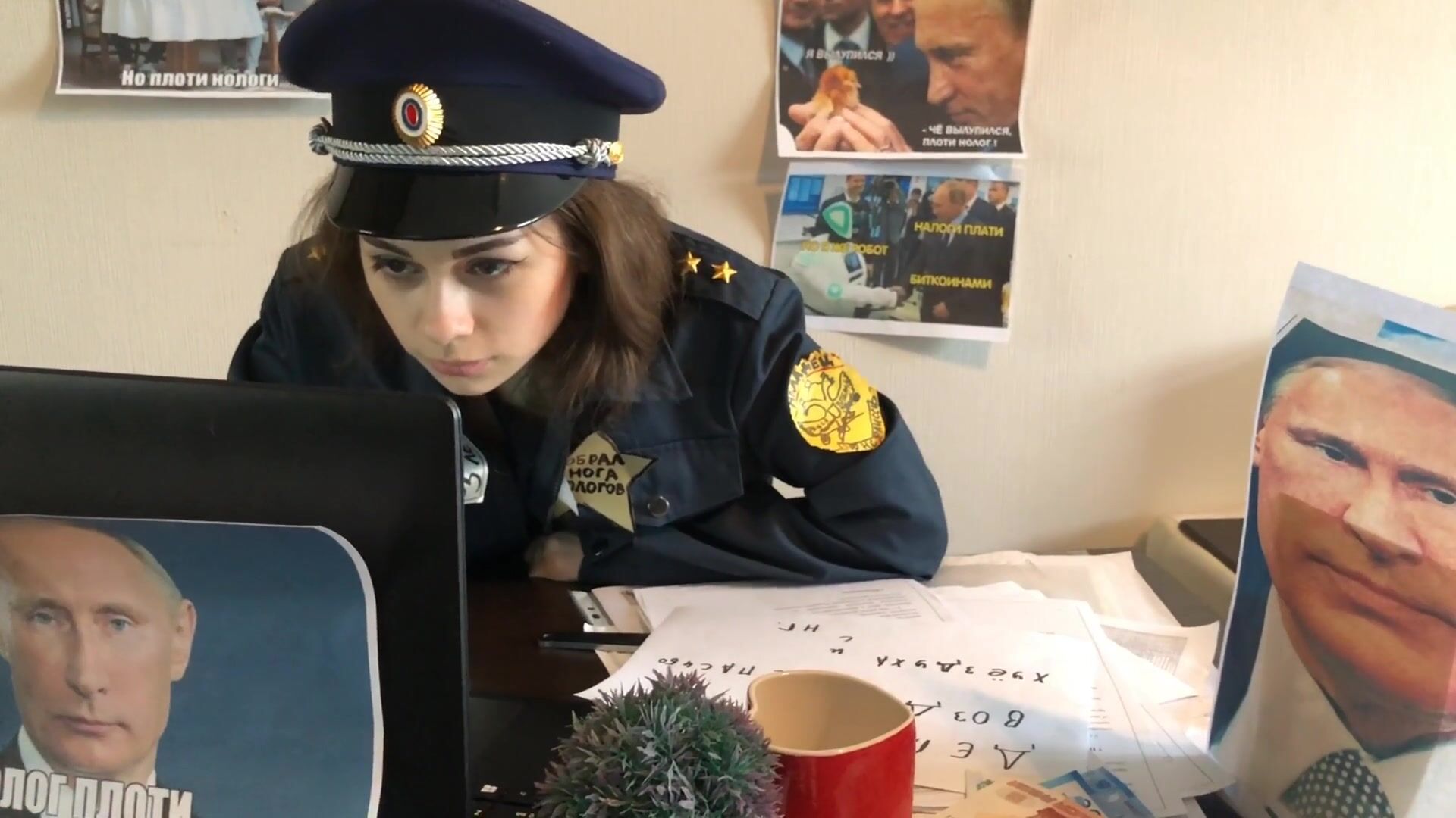 Навальнист выеб налогового инспектора: угарный русский ролик
