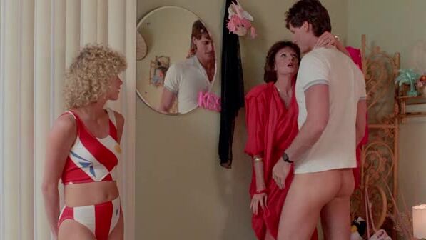 Студенттерге жасырын камера душ