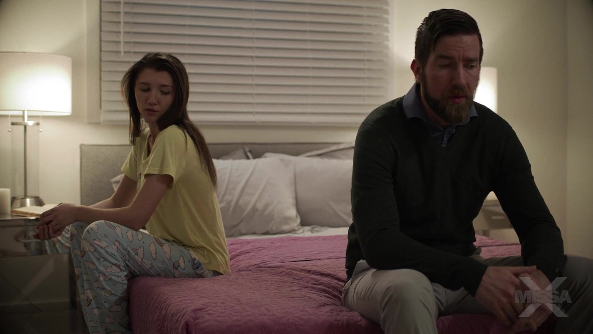 Onlayn porno chochqachilik bankini yaqin planda tomosha qiling