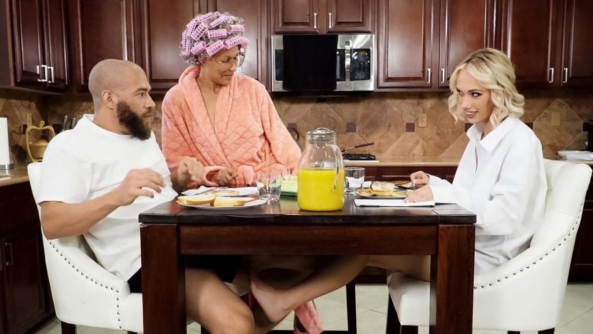 Brazzers пикчерз не представляет, как хорошо Белке с лысым бывает (русский перевод)