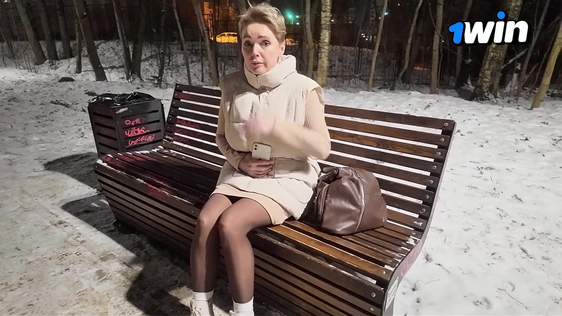 «Рачком ещё 5к накинь»: тётя Аня зарабатывает себе на 8-е марта