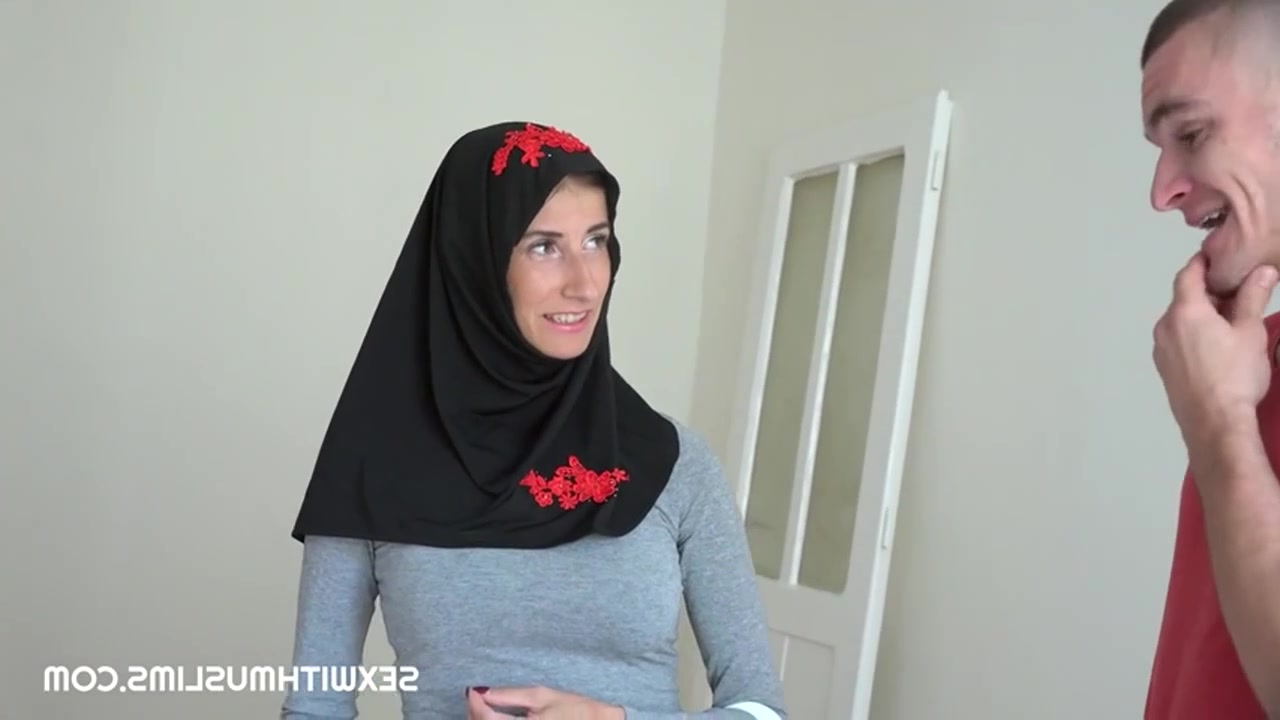 Безнравственный тип взял плату за аренду от эмигрантки еблей